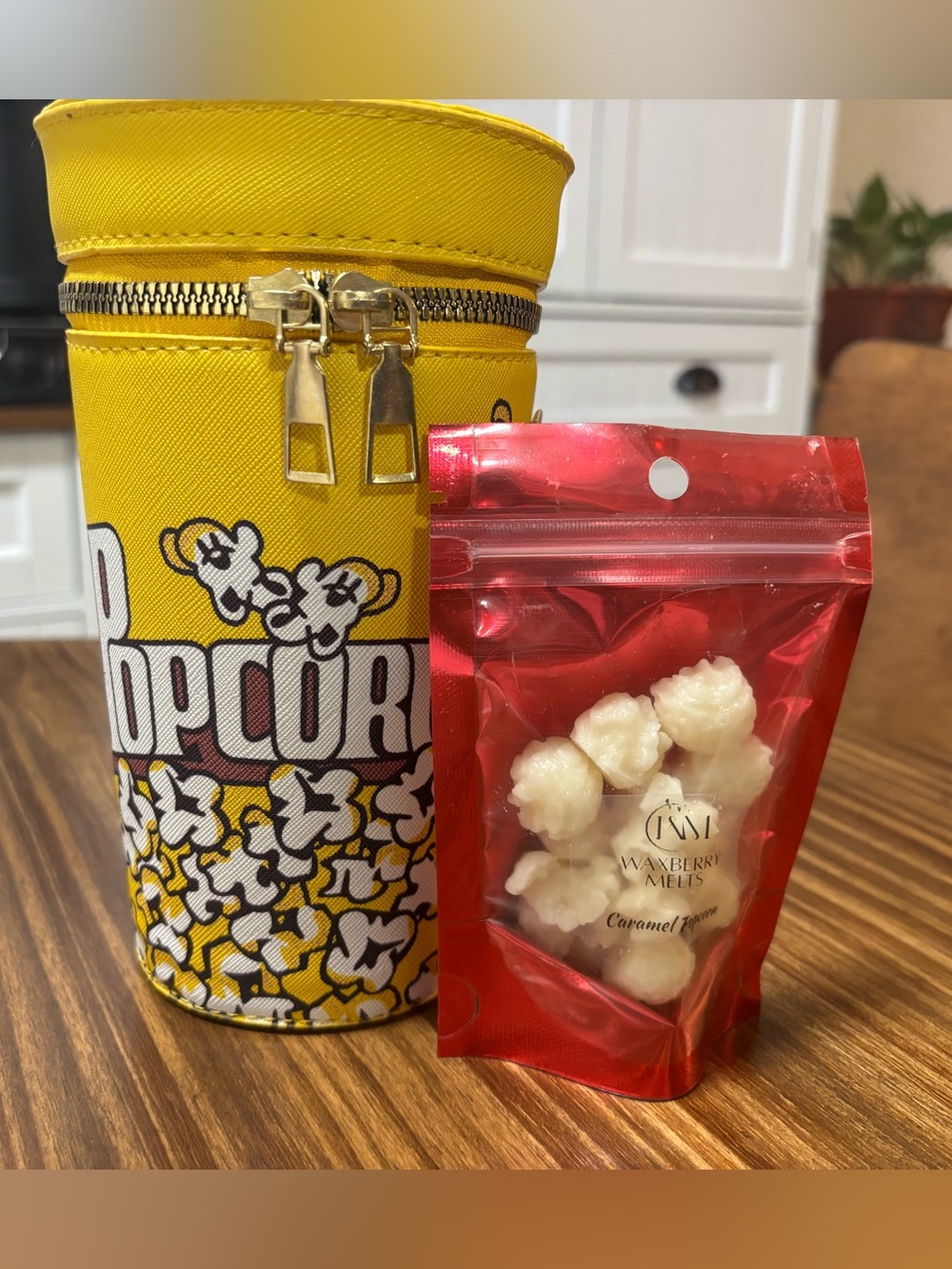 Popcorn Print Crossbody Bag & Trial Size Wax Melts in Caramel Popcorn Scent